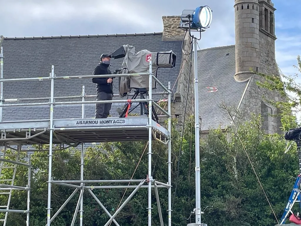 Poste caméra en hauteur sécurisé par A.B.S.P. lors d'un tournage France Télévisions en Finistère